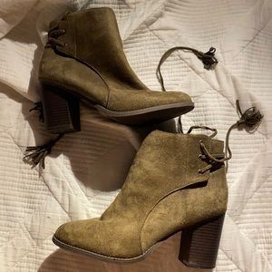 Like new Charlotte Russe army green booties